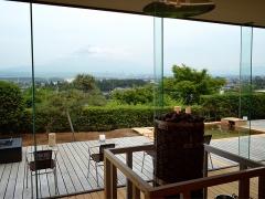 湯殿フィンランドサウナから富士山